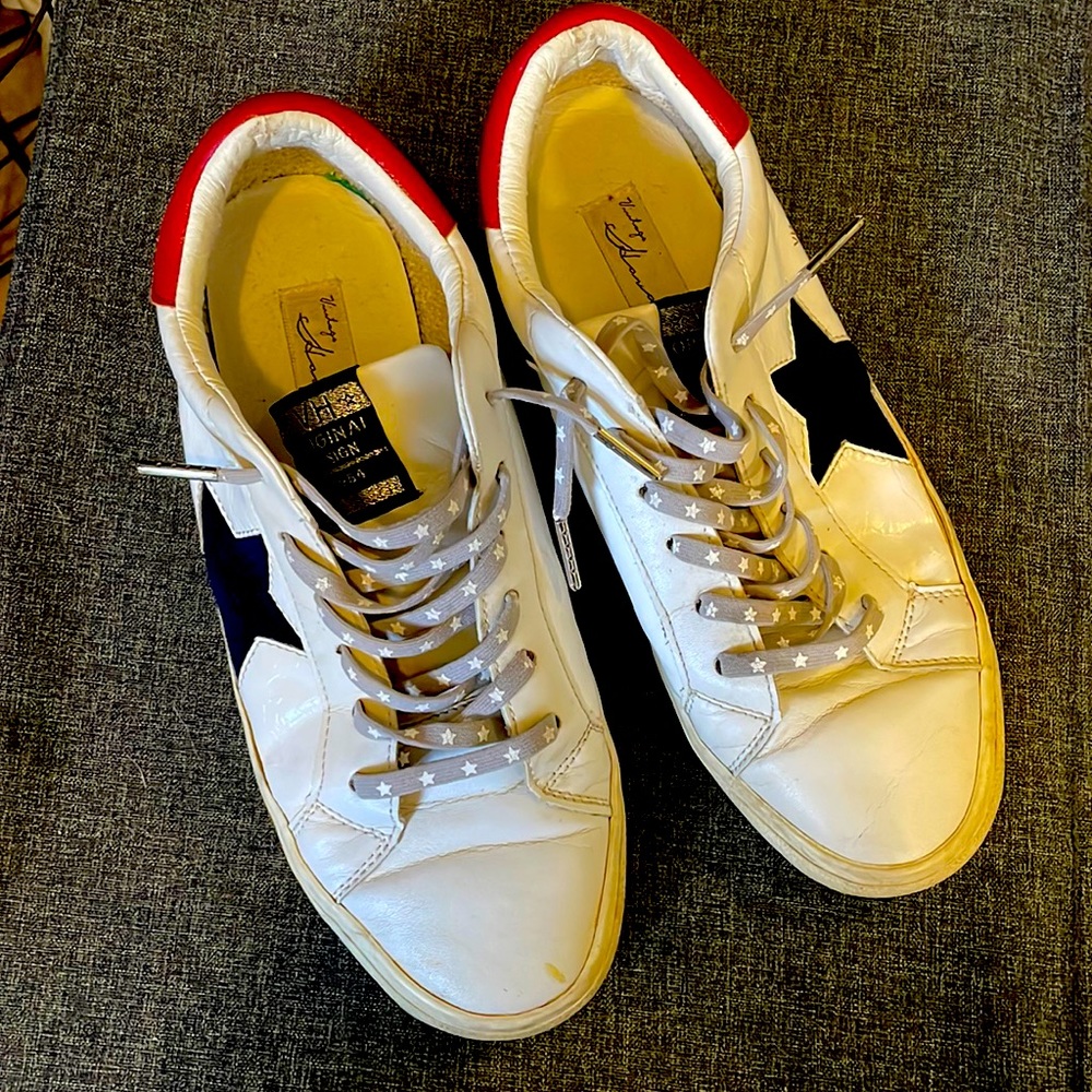Size 10 vintage havannas. Red, white, and blue.